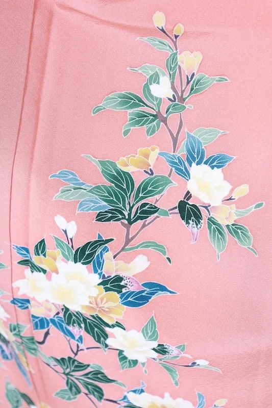 Visiting kimono used, coral pink, green, ochre, indigo, brown, white, purple, floral pattern, embroidered wisteria crest, hand-painted Kyoto Yuzen dyeing, artist's work, B1400