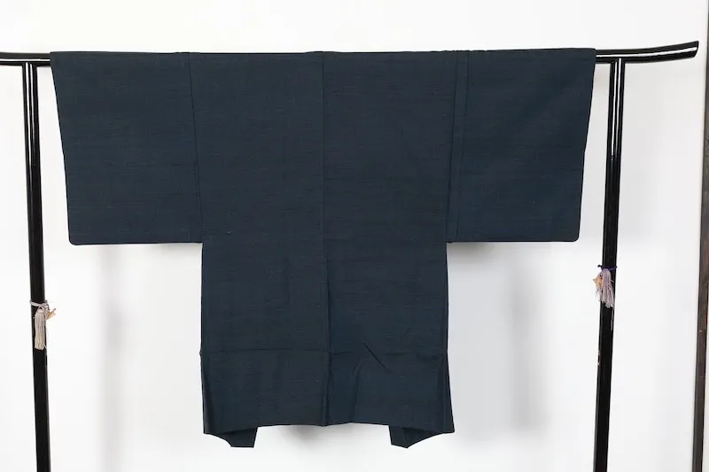 Indigo-dyed Hand-wovenJapan used Haori Jacket (Daruma Motif) - T170