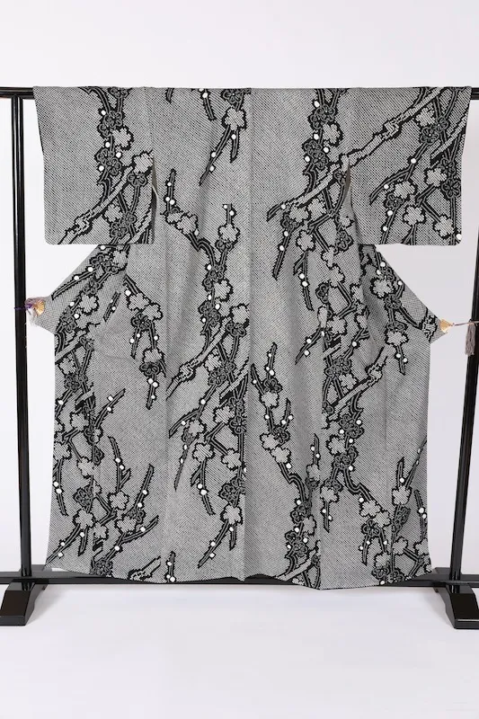 Formal kimono (Houmongi), brand new, unused, black and white, Shibori (tie-dye) pattern, floral design, B1428