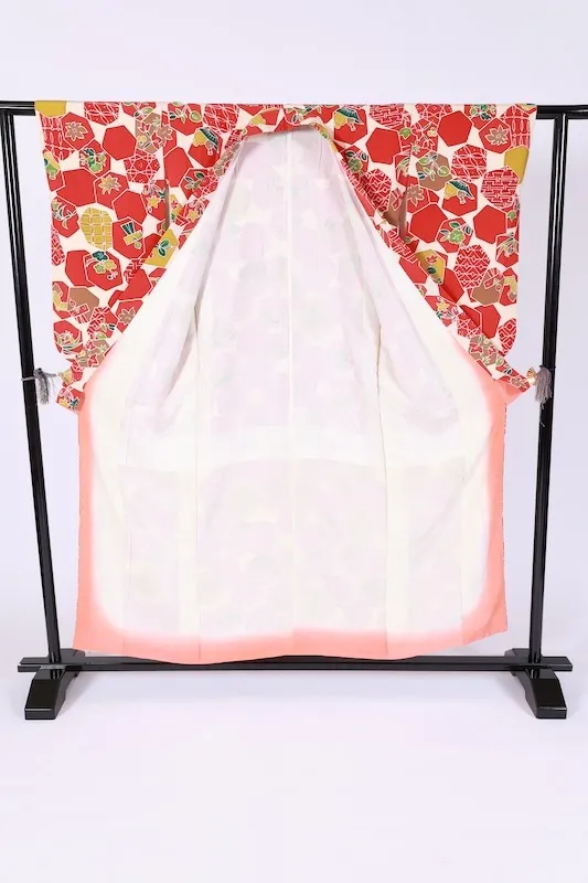 Komon (used kimono fabric) in red, green, yellow, mustard, floral, Shippo (seven treasures) pattern, tortoise shell pattern, batik dyeing, B1472
