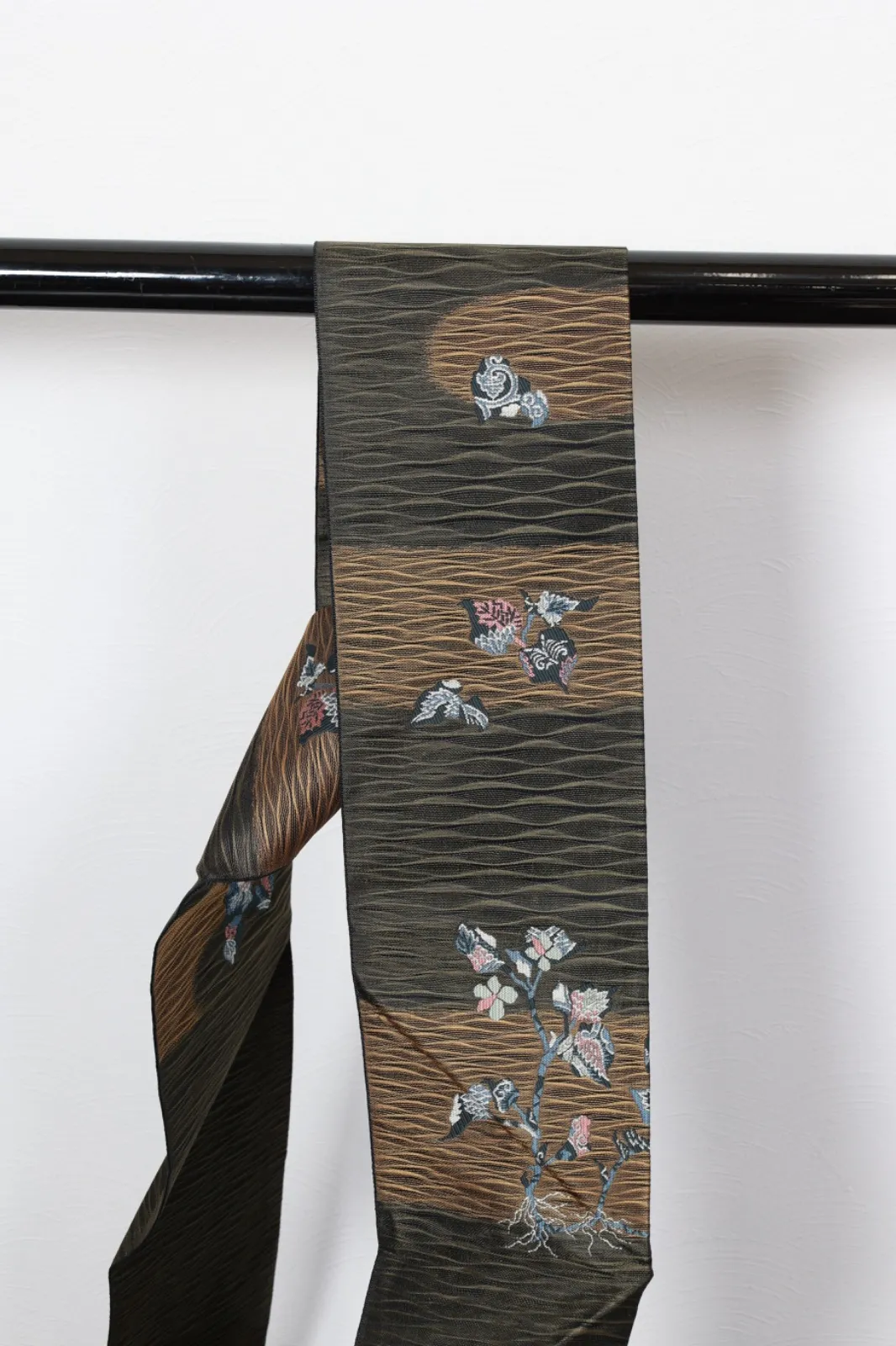 Nagoya Obi(used sash) – Moss Green, Indigo, White, Coral Pink – Ivy Pattern (R110)