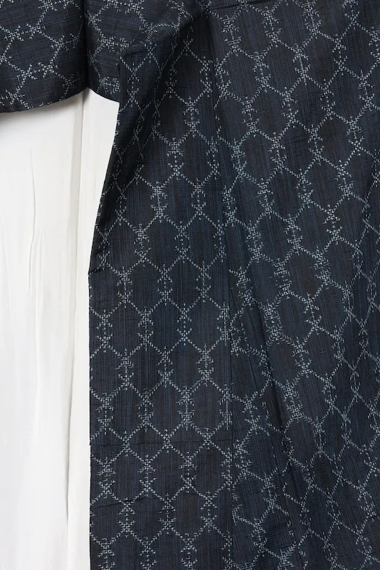 Japan used kimono  (Tsumugi silk fabric), shades of indigo,  geometric pattern, R140