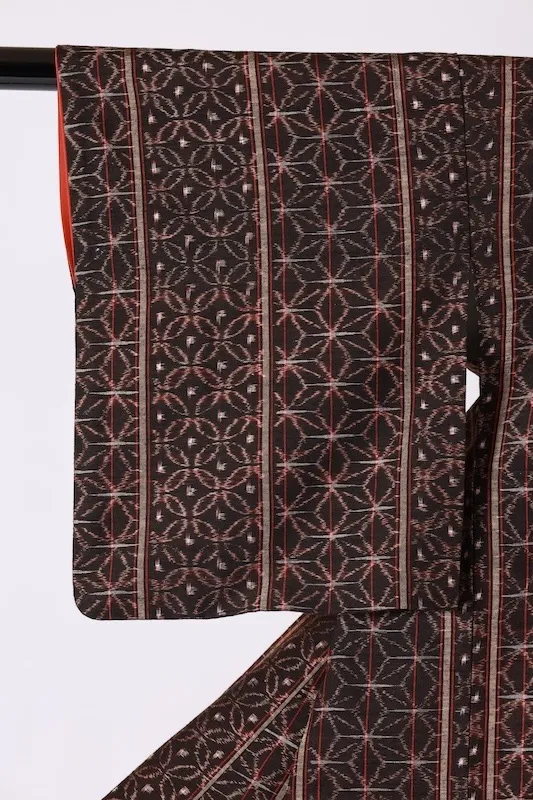 Japan used kimono – Black, Red, Brown – Shippo (Seven Treasures), Hemp Leaf, and Stripe Patterns – K326