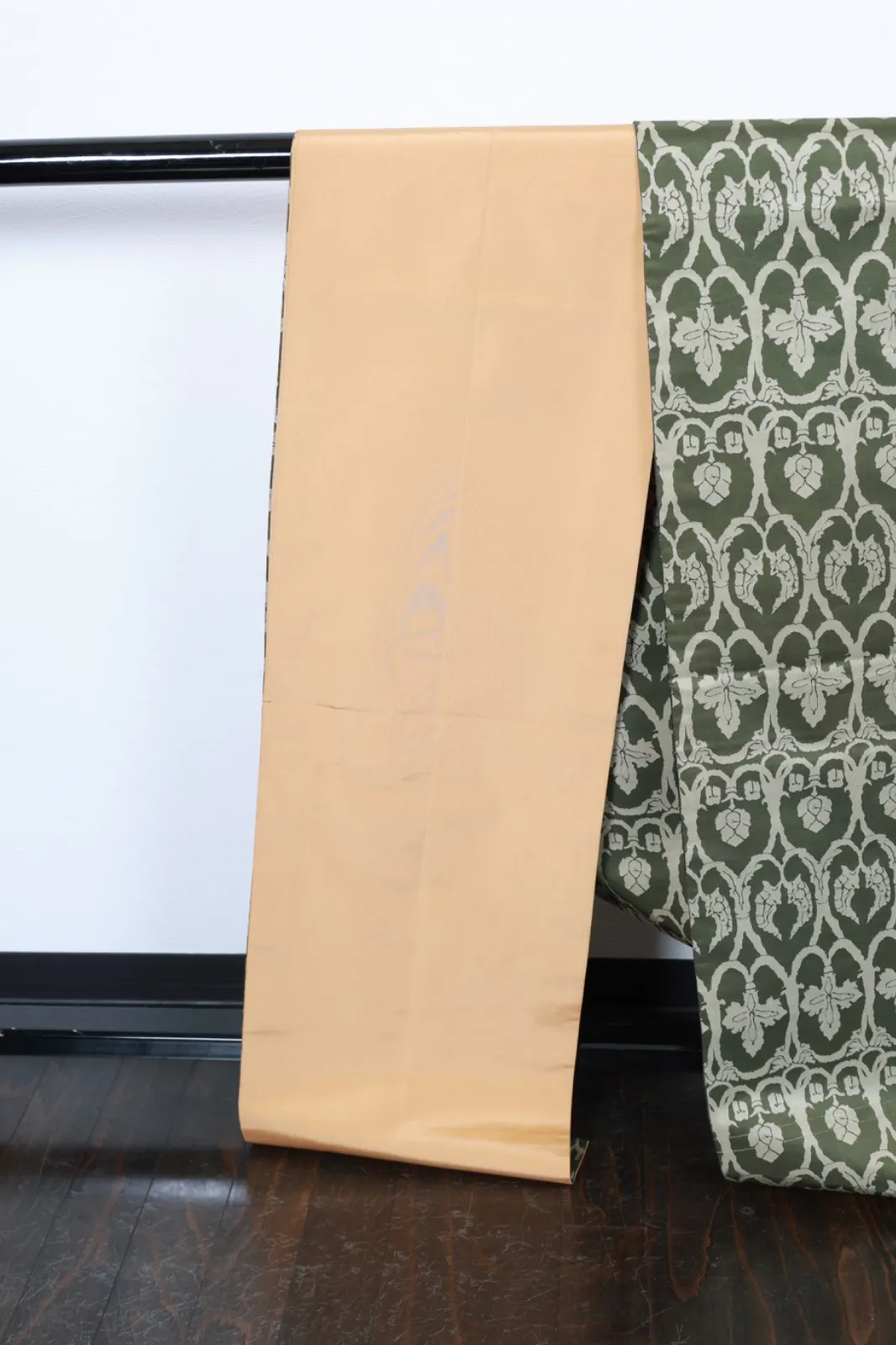 Hiraki Nagoya Obi(used sash) – Shades of Green – Chinese-style Floral Pattern (Karahana) – R138