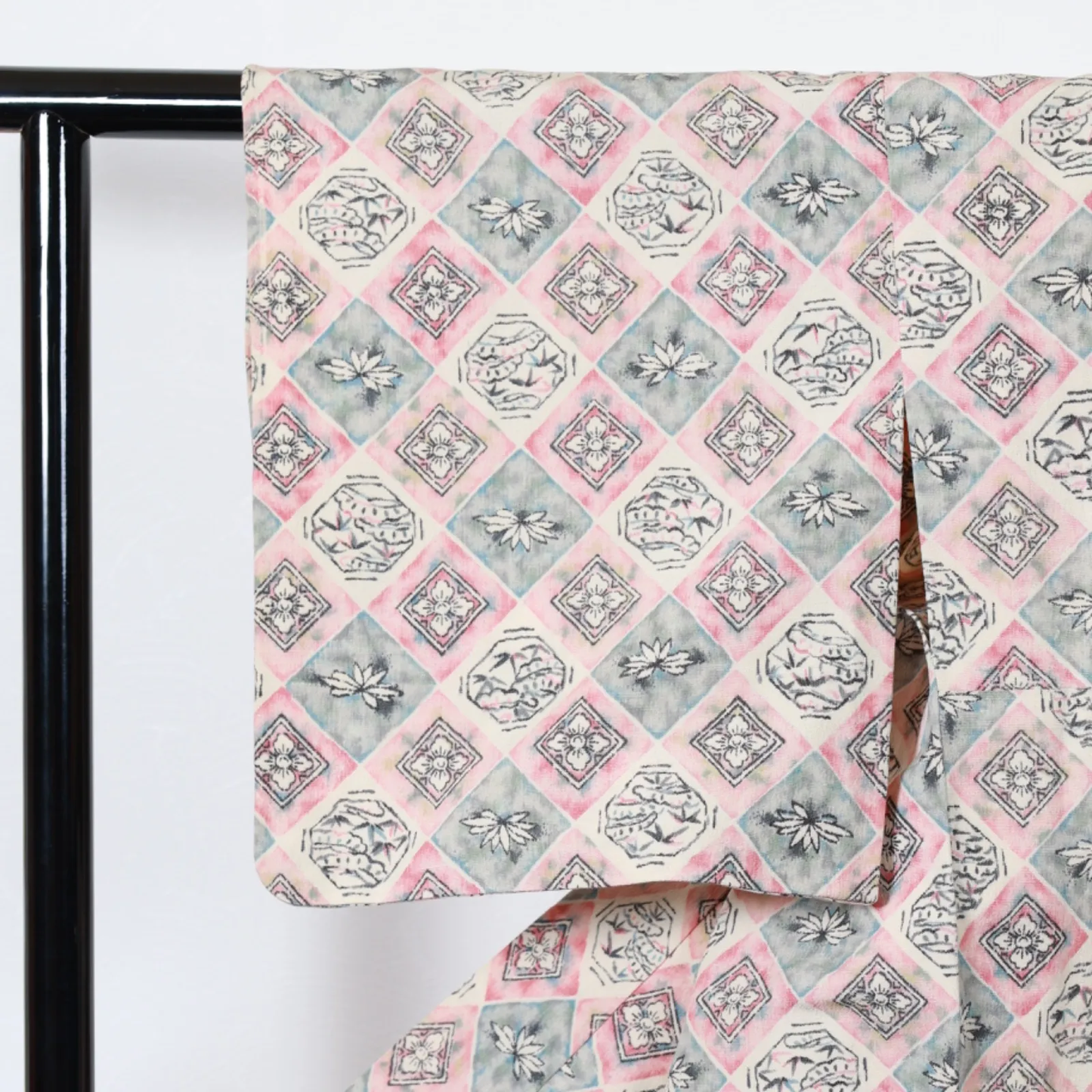 Japan used kimono fabric, beige, pink, gray, black, floral pattern, T28