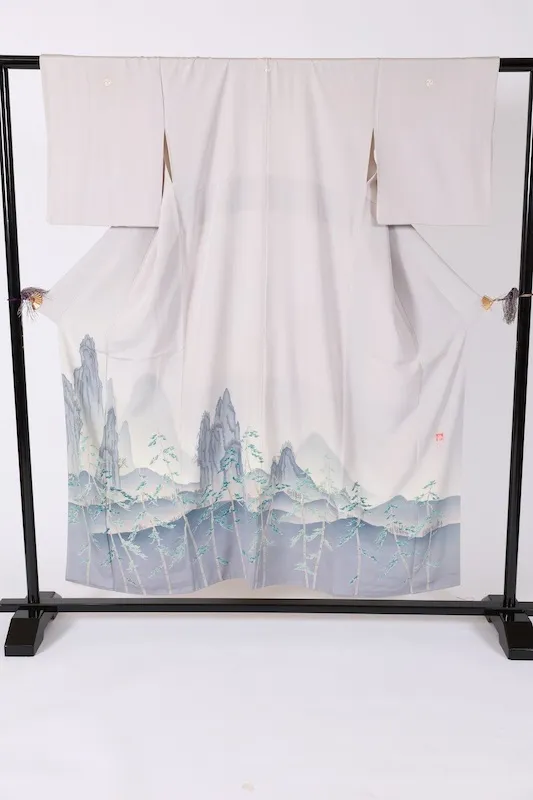 Japan used kimono ; Gray, Blue, and Indigo; Floral and Guilin Landscape Design; "Hidari-mitsudomoe" (Left-turning Triple Comma) Family Crests (Five); Artist-signed; B1404