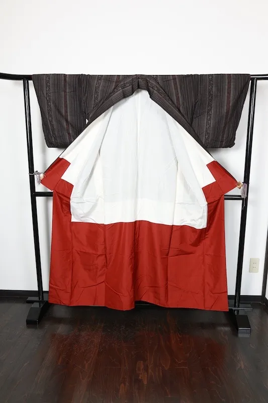 Yonezawa Tsumugi (Japan used kimono silk), floss silk, shades of brown and red, plant-dyed, handwoven, R167