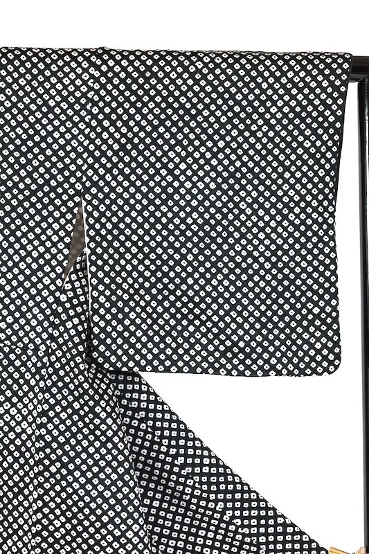 Japan used Kimono – Black and White – Hikita Shibori – Damask Fabric – K287