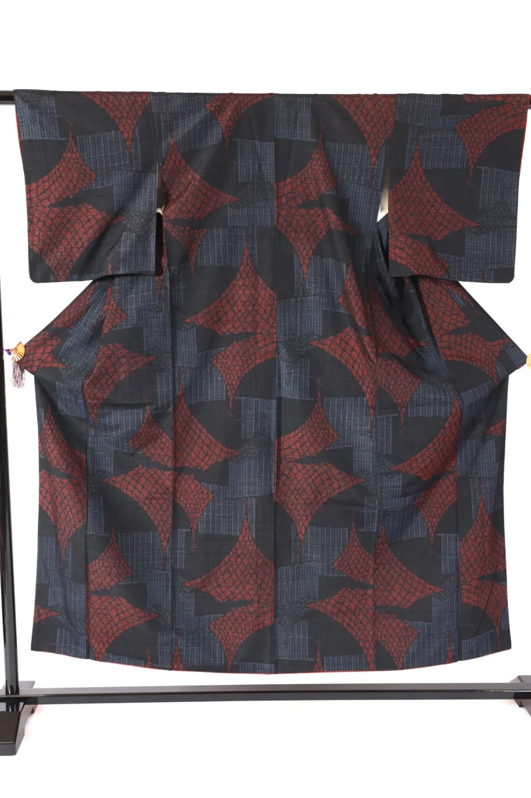 Japan used kimono– Black, Indigo, and Ebicha (Reddish-Brown) – 80-Kikko (Hexagonal) K305
