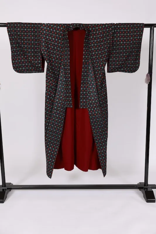 Japan used kimono fabric, black, red, gray, G96