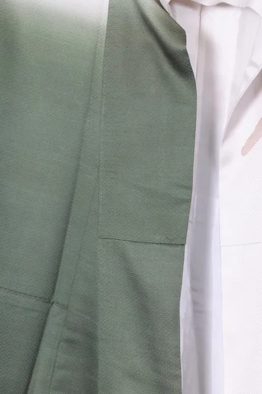 Hōmongi (used kimono) – Green, gray, brown, white, gold,  featuring hand-painted Tsujigahana-style motifs; artist-signed piece (T80).