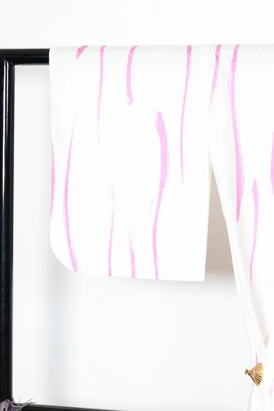 Brand-new Yukata – Asymmetrical Split-Panel Design (Off-white, Black, Gray, Purple-Pink) – Goldfish Motif