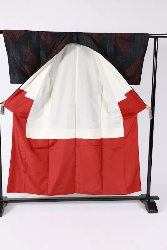 Japan used kimono– Black, Indigo, and Ebicha (Reddish-Brown) – 80-Kikko (Hexagonal) K305