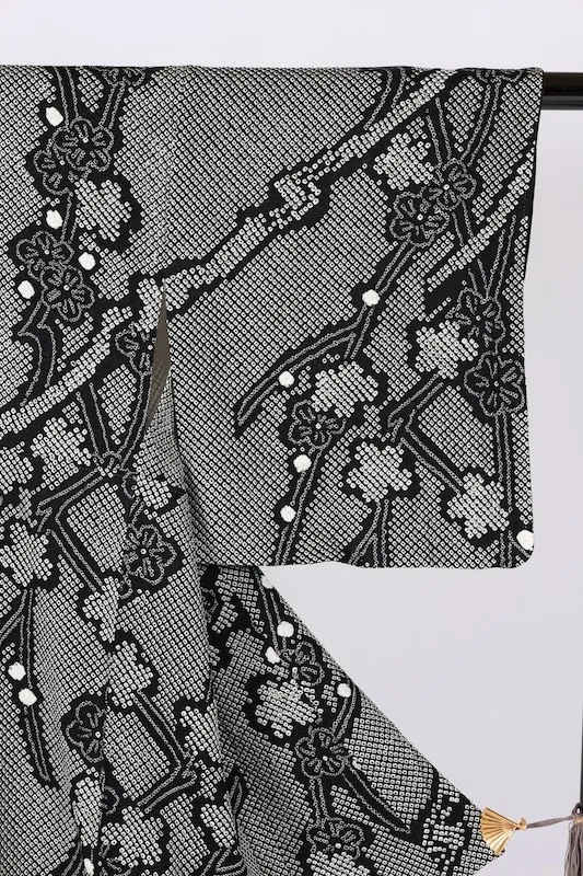 Formal kimono (Houmongi), brand new, unused, black and white, Shibori (tie-dye) pattern, floral design, B1428