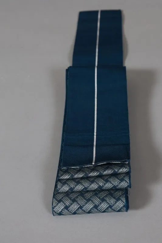 Men's Yukata Obi used (Sash) - Hakata Weave - Indigo and Gray - Reversible - Front: Woven Pattern, Back: Single Stripe - L125