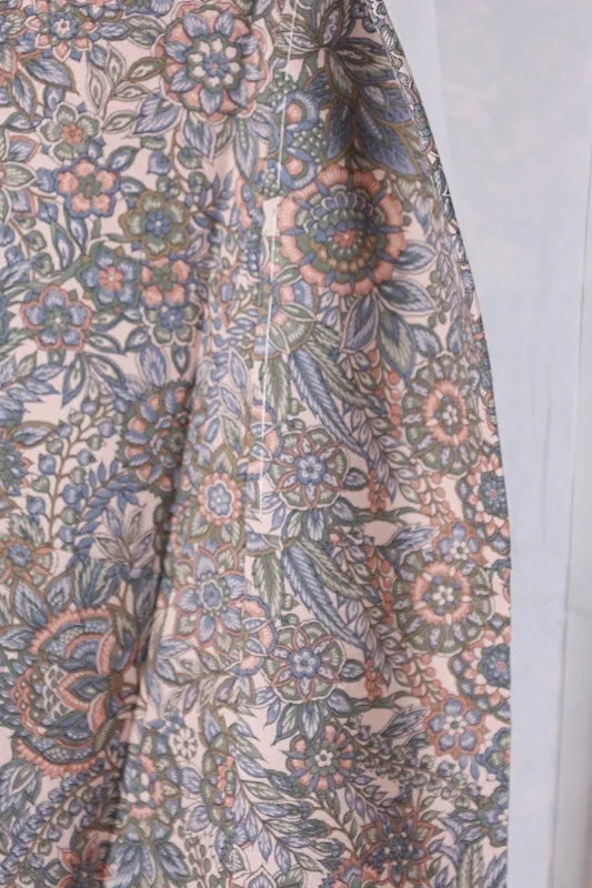 Komono (kimono), brand new and unused. Colors: Beige, Blue, Green, Light Brown. Floral pattern. B1432