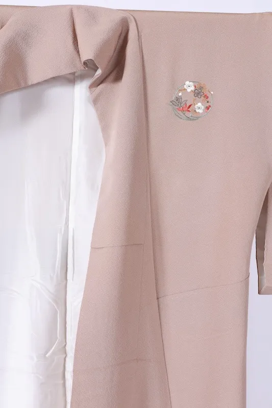 Japan used Kimono – Single Crest (Circle with Quince Blossom) – Light Brown, Green, Coral Vermilion, White, Brown– B1429