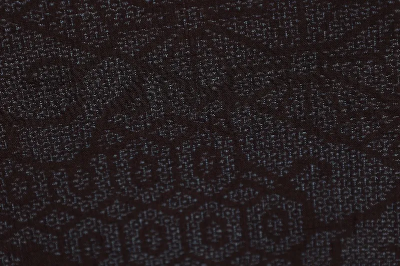Silk textile Ishige Yuki Tsumugi Silk Fabric, Brand New, Indigo Shades, Hemp Leaf Pattern, Tortoise Shell Pattern, Flowers, Arabesque, Hundred Tortoise Shell Pattern, Handwoven, L144