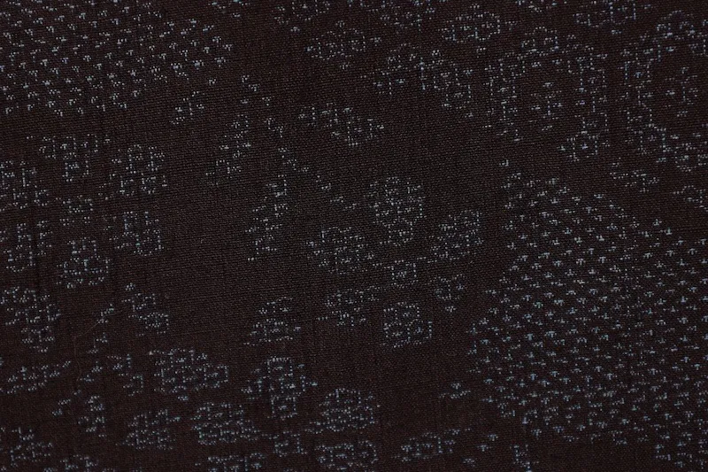 Silk textile Ishige Yuki Tsumugi Silk Fabric, Brand New, Indigo Shades, Hemp Leaf Pattern, Tortoise Shell Pattern, Flowers, Arabesque, Hundred Tortoise Shell Pattern, Handwoven, L144