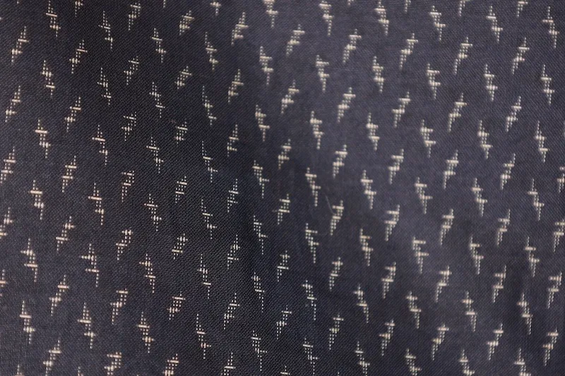 Tsumugi,(used kimono) Indigo, Brown, Kasuri (Ikat), Hand-woven, R38