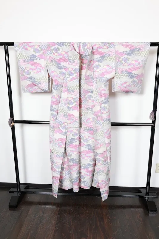 Tsumugi(used kimono)White, Light Blue, Pink, Green, Black, Blue; Kasuri ; Hand-woven; R35