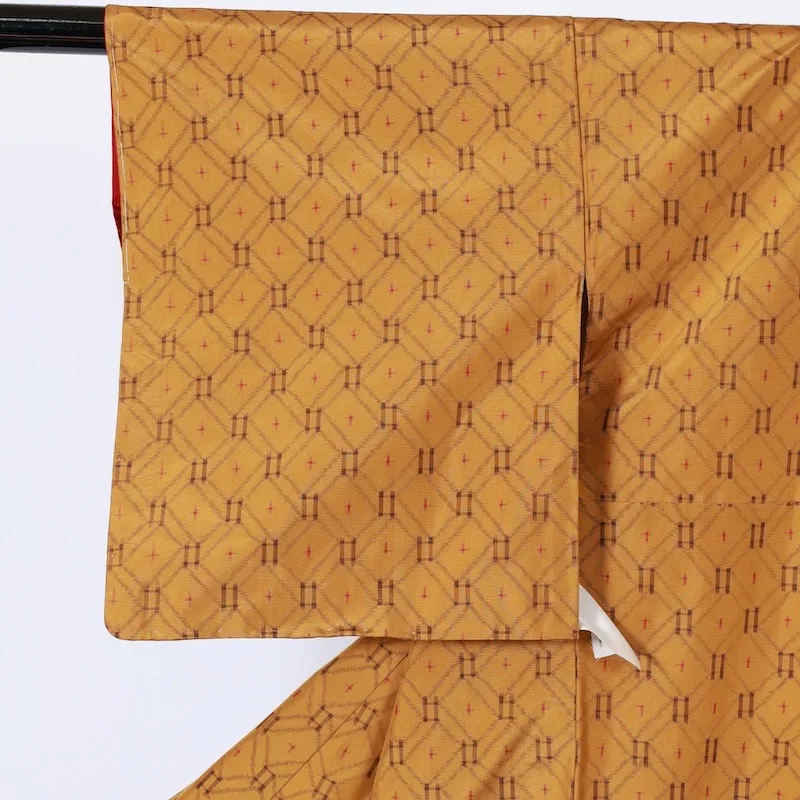 Ryukyu Tsumugi(Japan used kimono) – Yellow, Brown, Red – Kasuri Pattern – K132