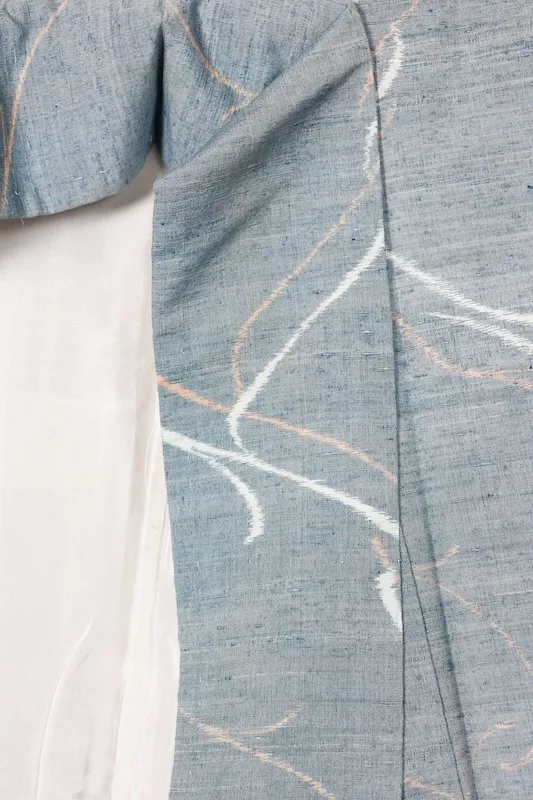 Japan used kimono(Tsumugi silk fabric), blue, white, and beige, geometric pattern, horizontal ikat weave, R170