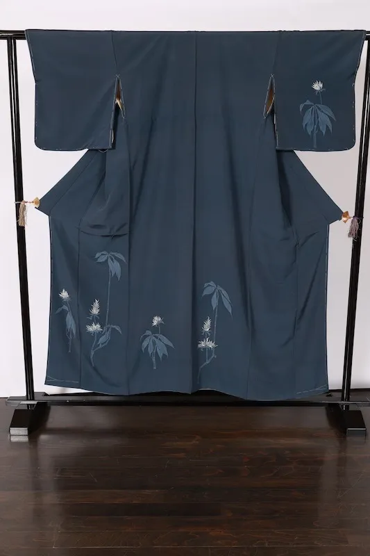 Brand-new （Japan kimono) blue-gray, gray, and white; wax-resist dyeing (roketsuzome); floral pattern; K55