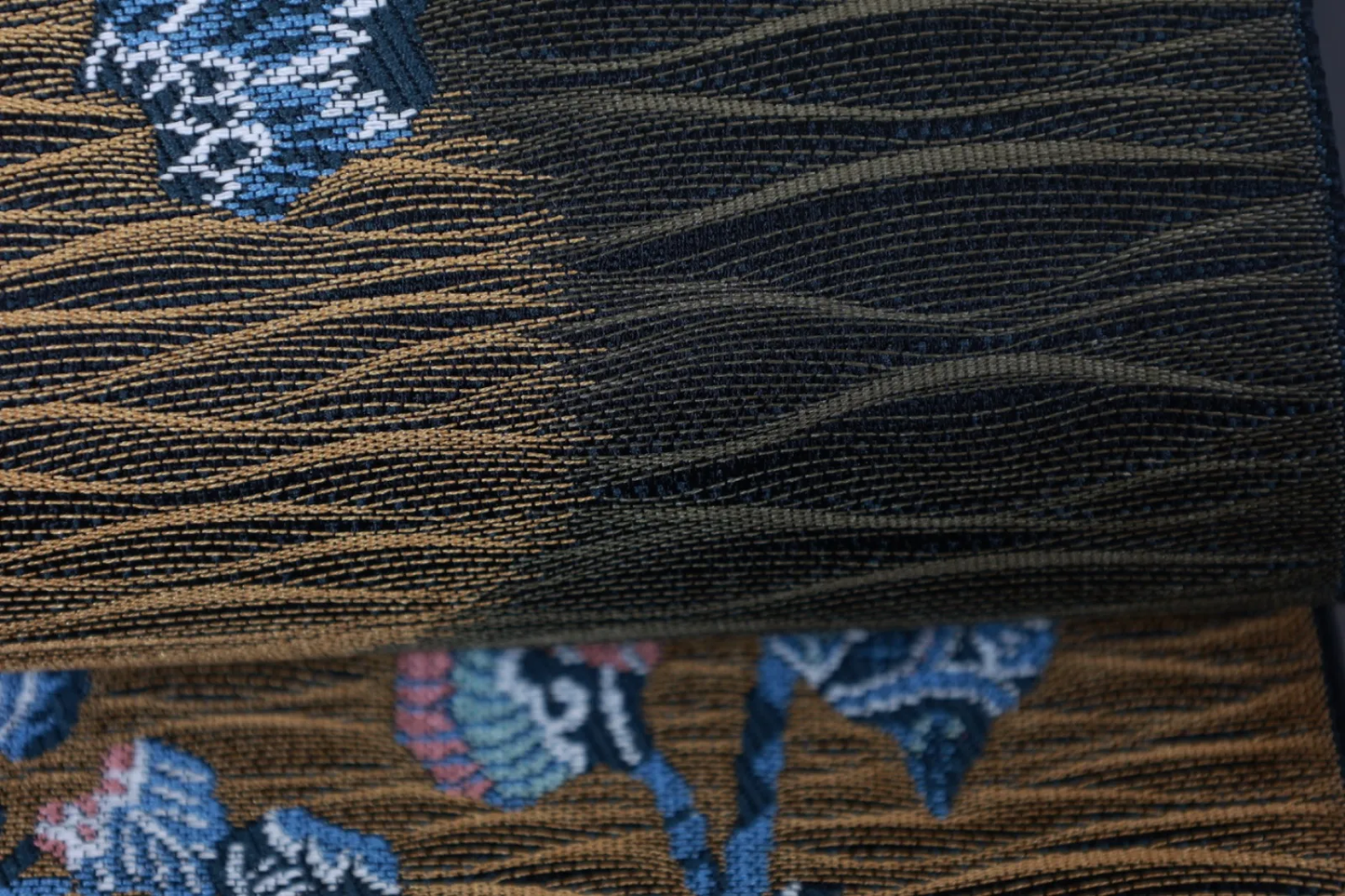 Nagoya Obi(used sash) – Moss Green, Indigo, White, Coral Pink – Ivy Pattern (R110)