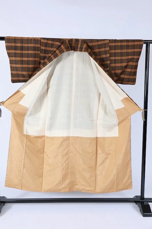 Tokamachi Tsumugi (Japan used kimono)– Shades of Brown – Lattice Pattern – K325