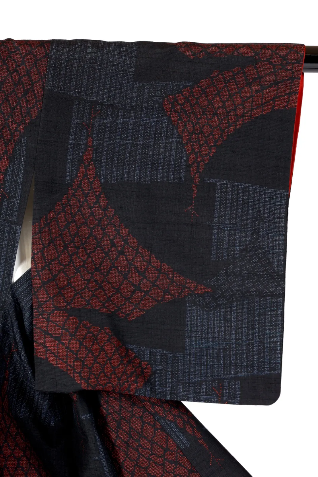 Japan used kimono– Black, Indigo, and Ebicha (Reddish-Brown) – 80-Kikko (Hexagonal) K305
