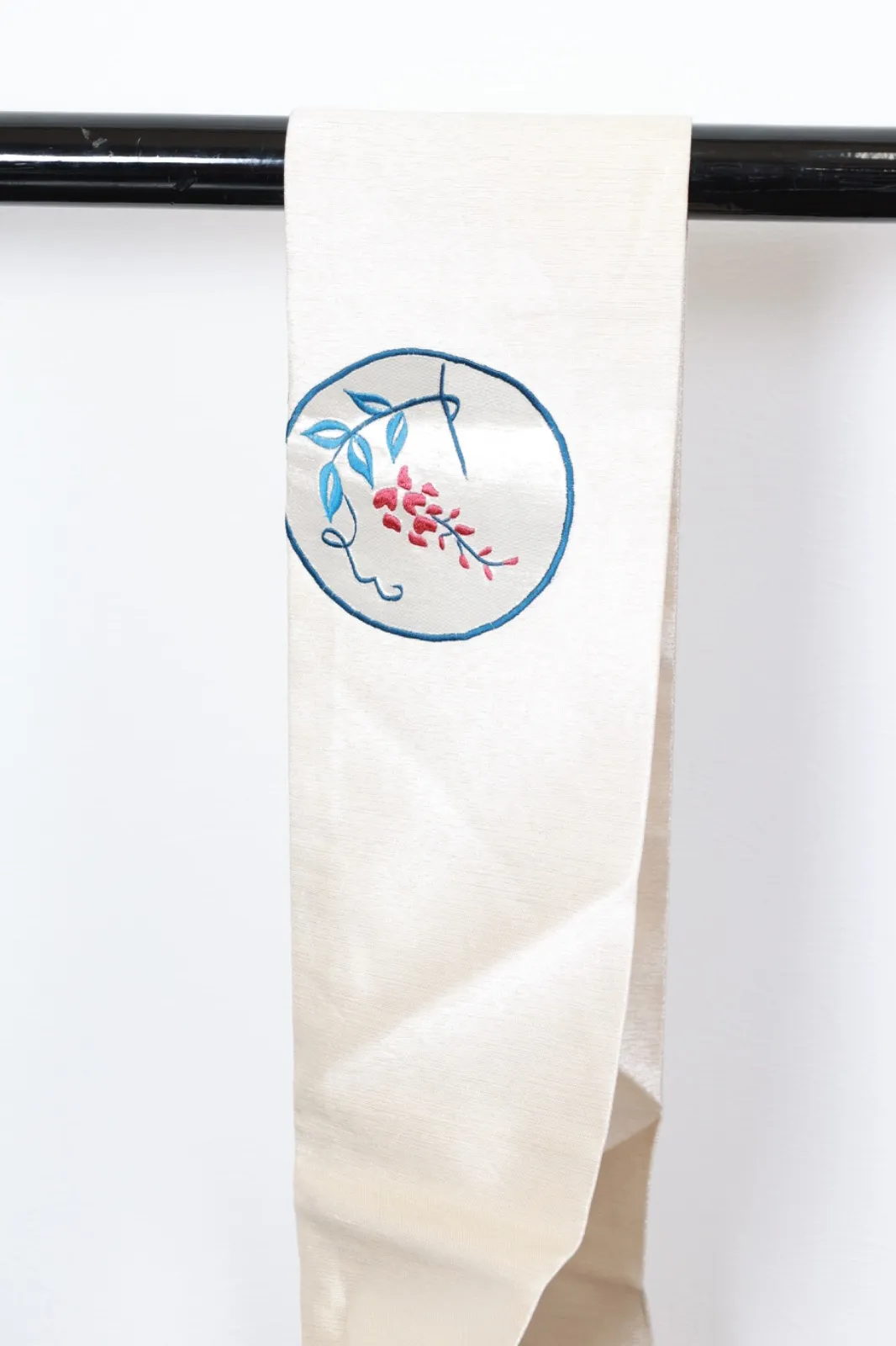 Nagoya Obi(used sash) – Pearl, Silver, Red, Blue – Floral Embroidery (R112)