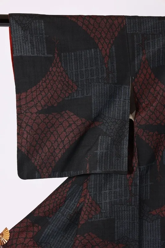 Japan used kimono– Black, Indigo, and Ebicha (Reddish-Brown) – 80-Kikko (Hexagonal) K305