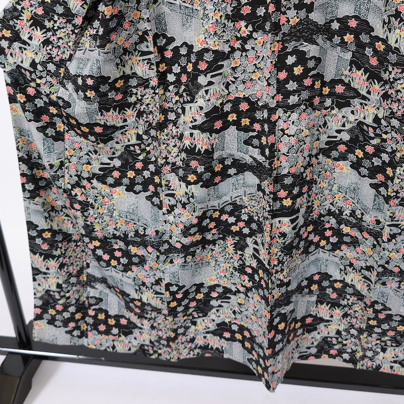 Used kimono  (Komon) M-size 100% silk  / 1110