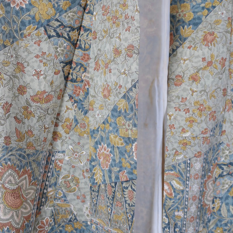 Used kimono  (Komon) L-size 100% silk  / 1111