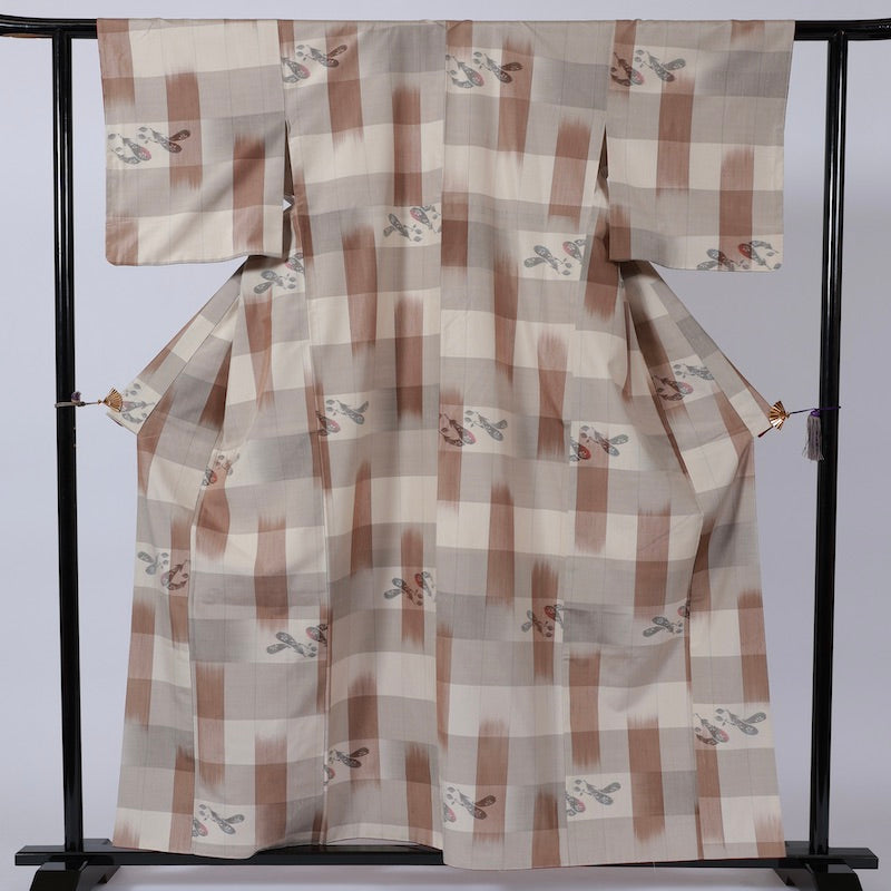 Used kimono  (Tsumugi) L-size 100% silk  / 1122