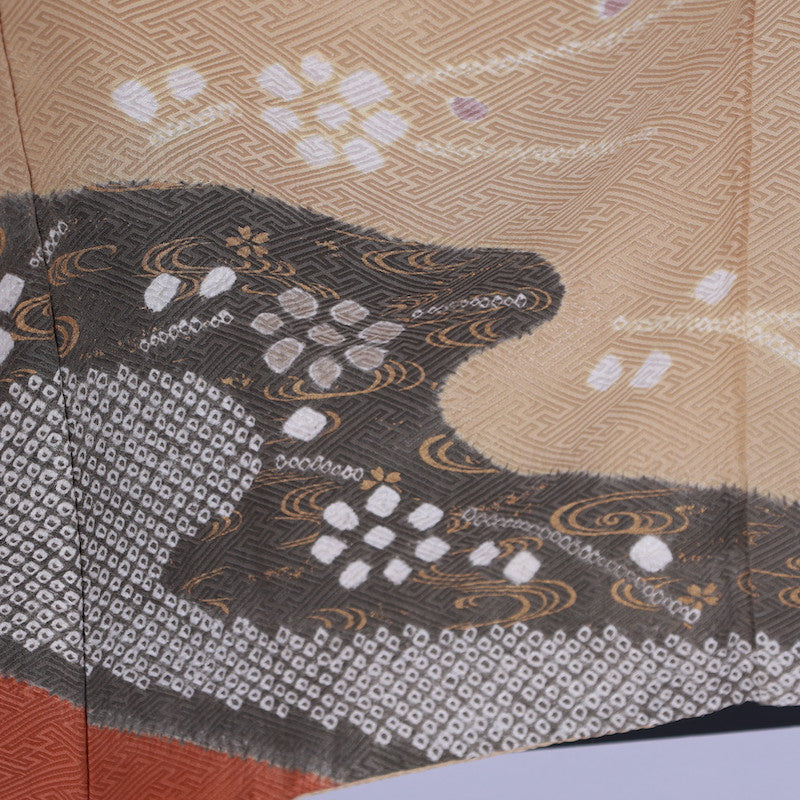 Japanese kimono  (HOumongi) M-size 100% silk  / 764