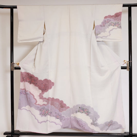 Japanese kimono  (HOumongi) M-size 100% silk  / 770