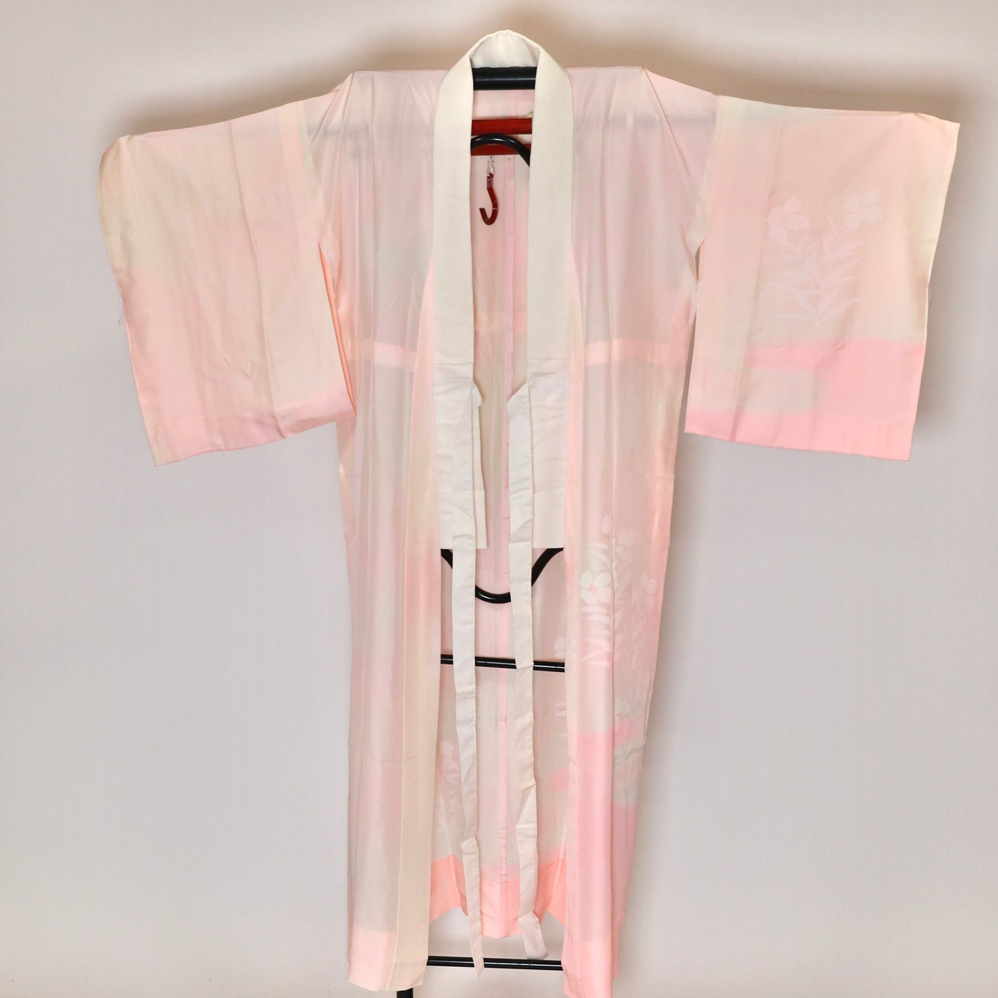 Wear under the kimono undershirt(Nagazyuban)   M-size 100%silk / 779