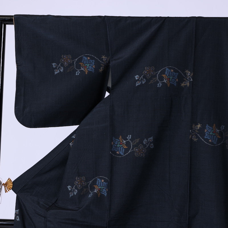 Japanese kimono  (tsumugi) M-size 100% silk  / 891