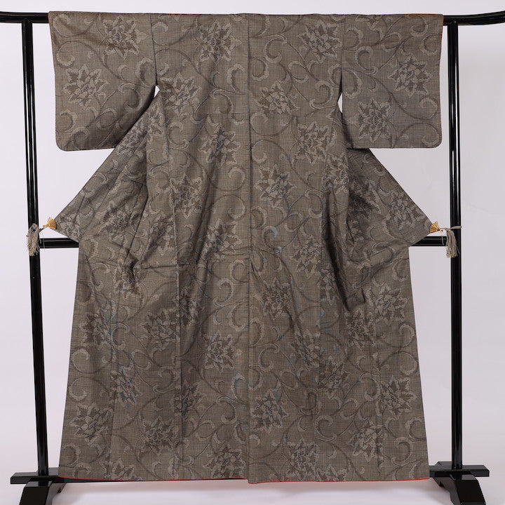 Japanese kimono  (Tsumugi) L-size 100% silk  /  385