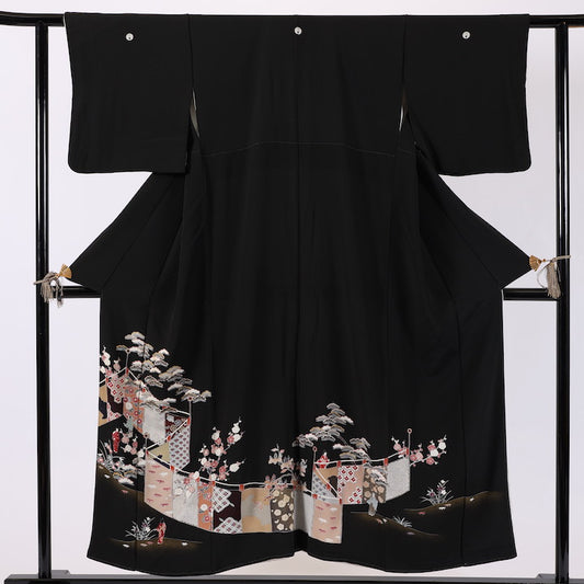 Japanese kimono  (Kurotomesode) M-size 100% silk  /  397