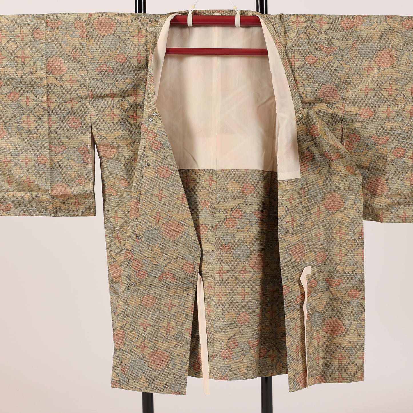 Japanese kimono coat S-size 100%silk  /  121