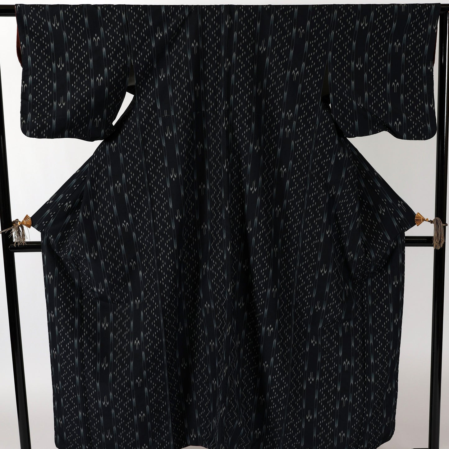 Japanese kimono  (Tsumugi) M-size 100% silk  /  306