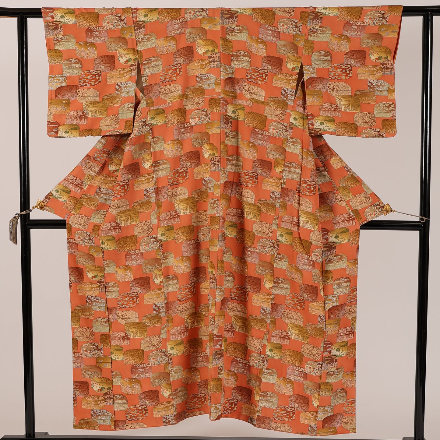 Vintage Japanese kimono  (Komon) M-size 100%silk  /  109