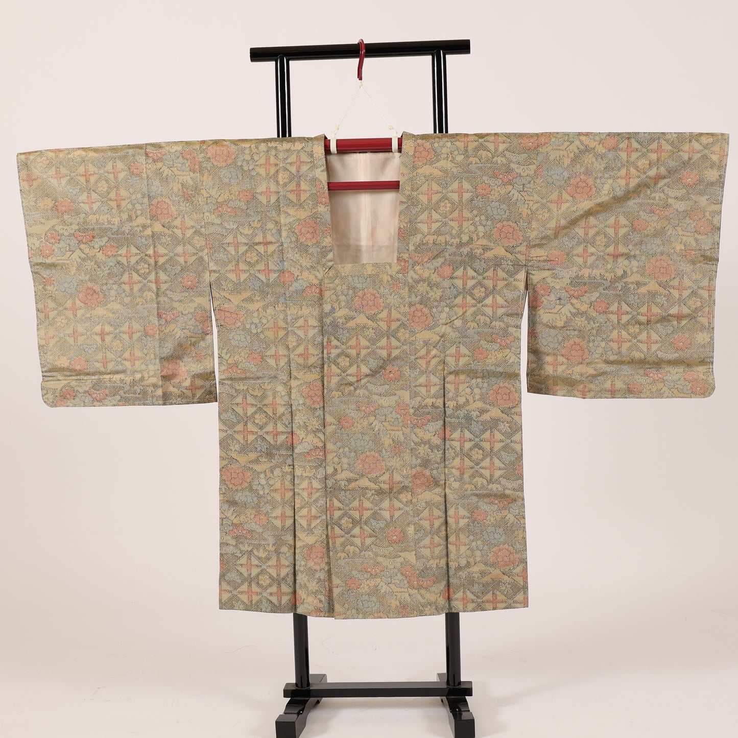 Japanese kimono coat S-size 100%silk  /  121